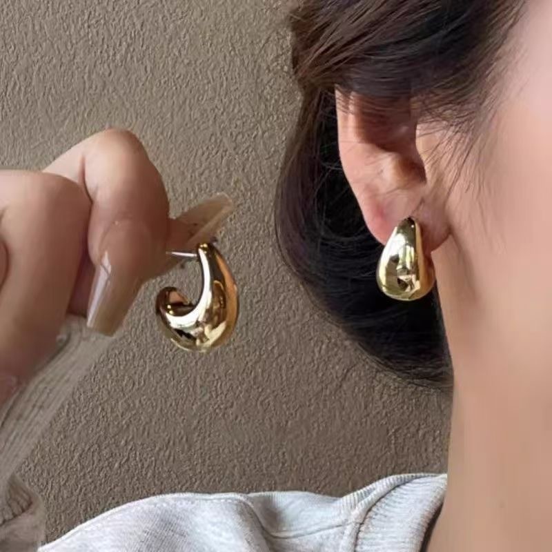 C Shaped Stud Earrings 2 Color Options Gold / Silver Plated Women Ear Jewelry