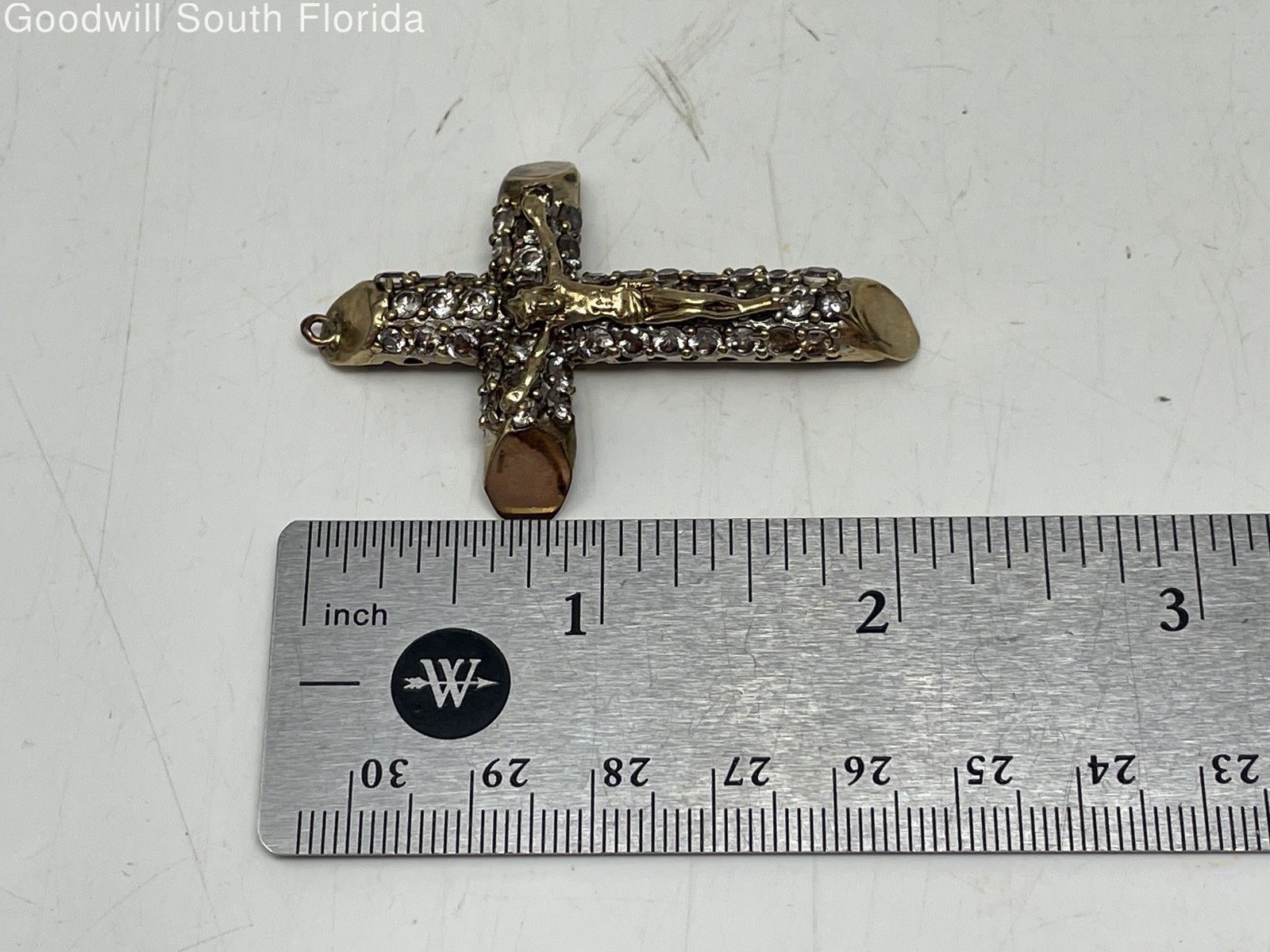 Gold Pendant Women’s (Unstamped. Tested 9.81KT) Weight 13.1g