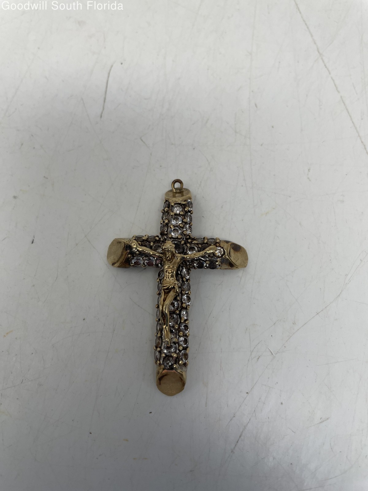 Gold Pendant Women’s (Unstamped. Tested 9.81KT) Weight 13.1g