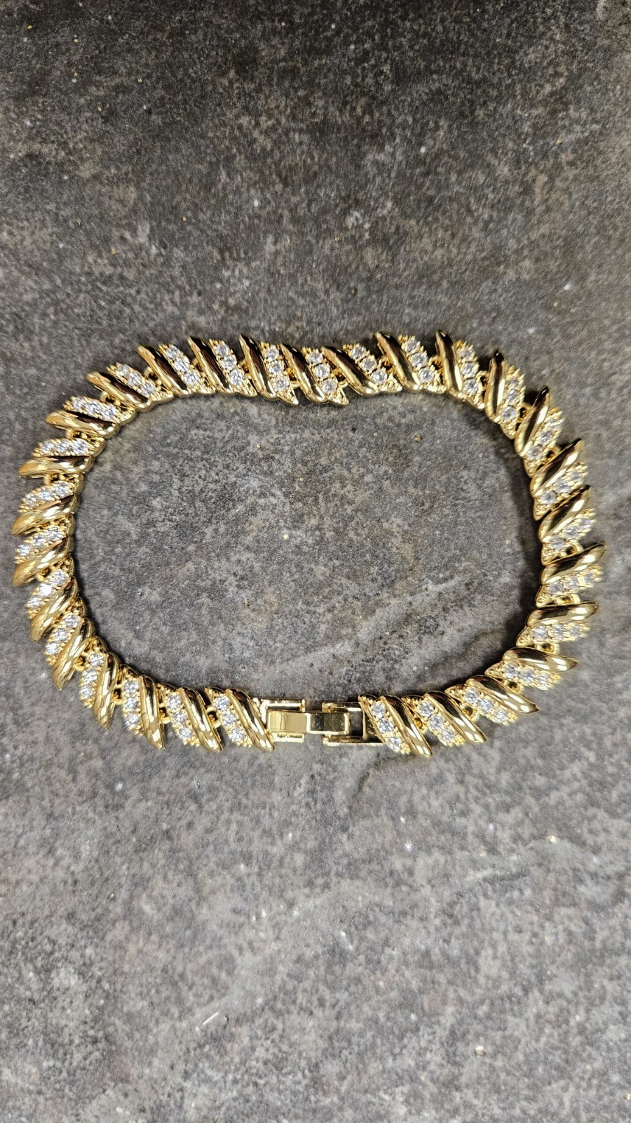 NWOT 18K Gold plated and rhinestone Tennis Bracelet