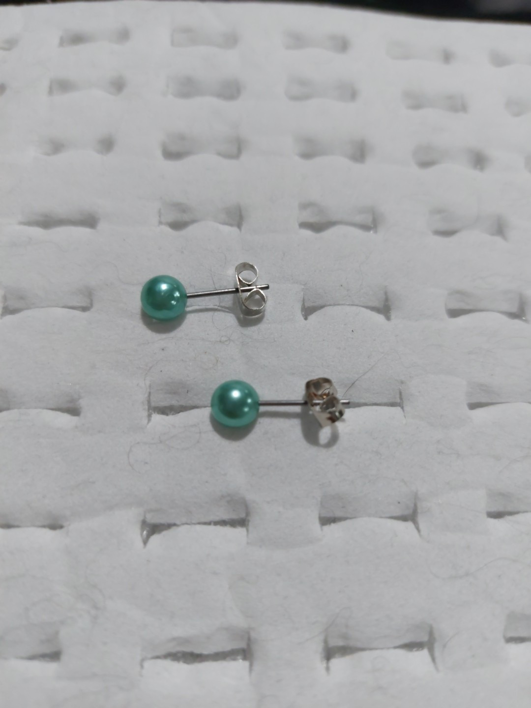 Blue/green Pearly Ball Stud 5mm (D84) New