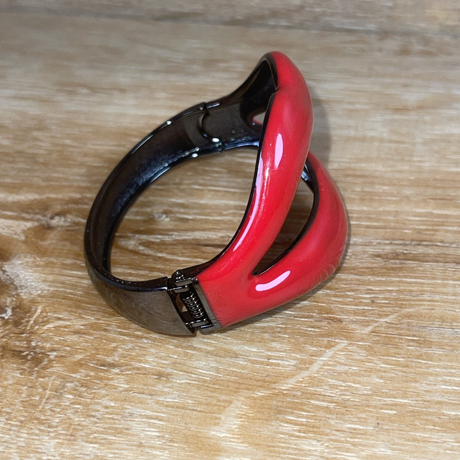 Novelty Red Hot Lips Enameled Clamper Bracelet