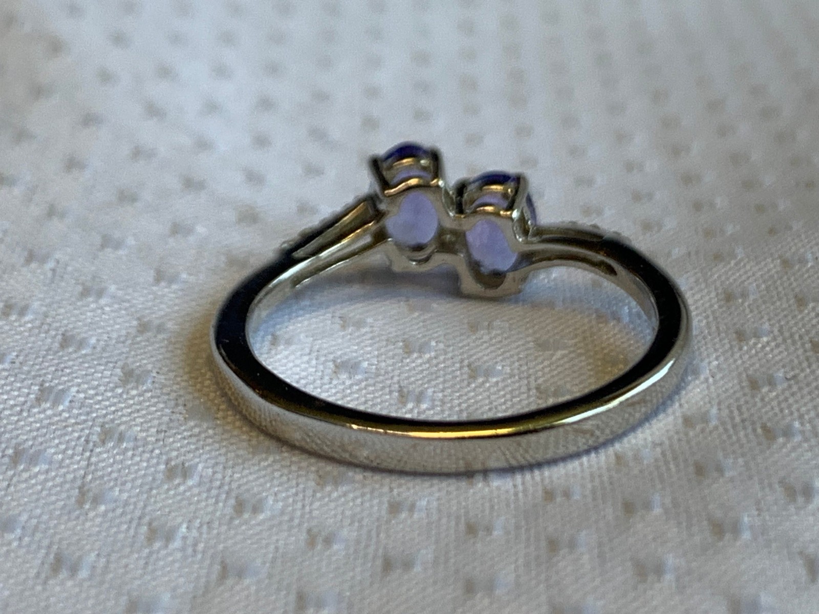 Sterling Silver Ring 2.18g Fine Jewelry Size 8 Band Tanzanite Look Stones *READ*