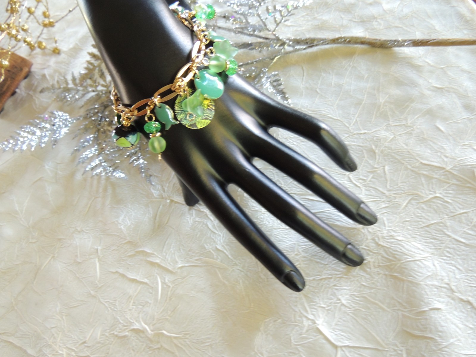 JUNGLE PARADISE DANGLING CHARM BRACELET