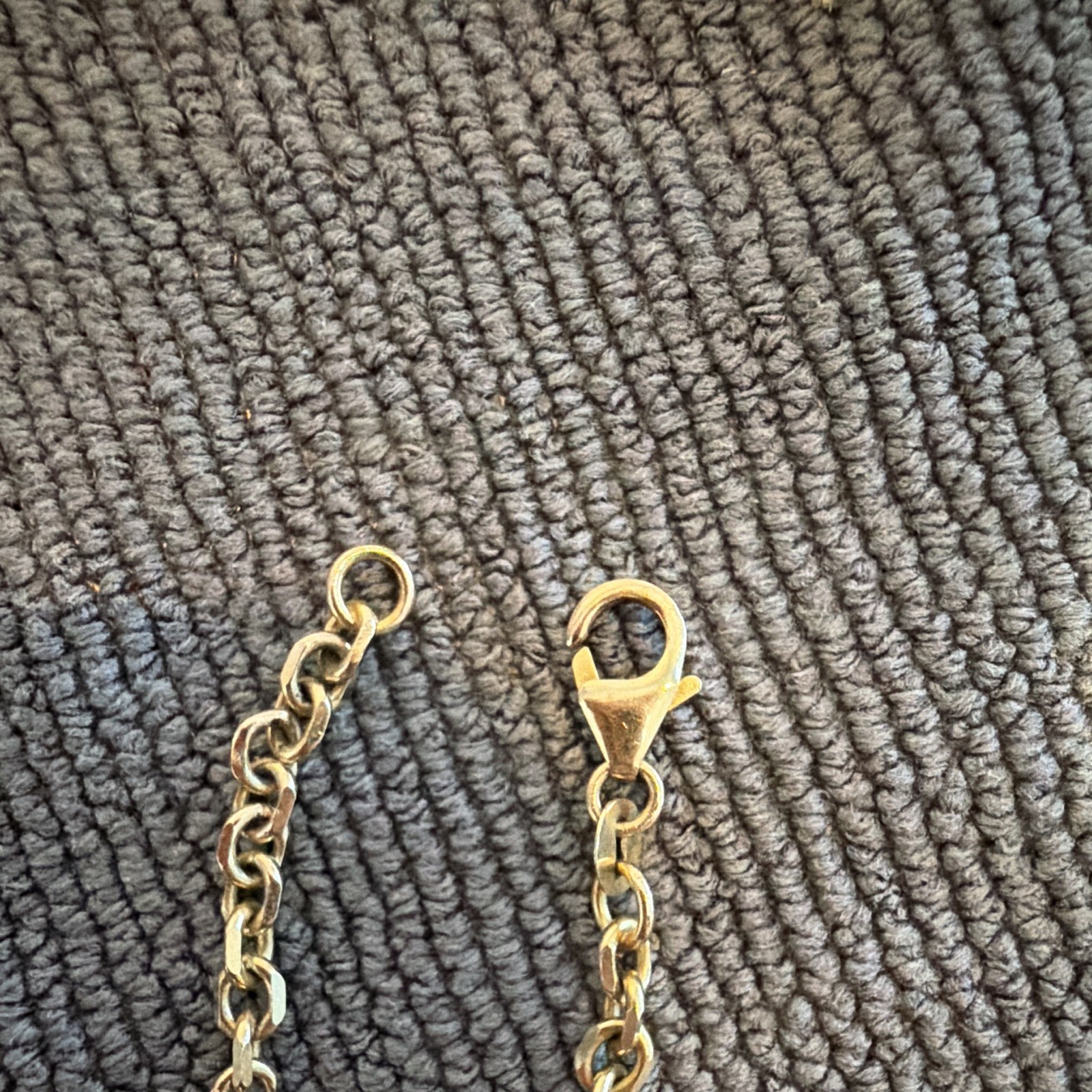 Gold Hermes chain link with lobster clap, solid 18.8 of 14k gold, 22 inches