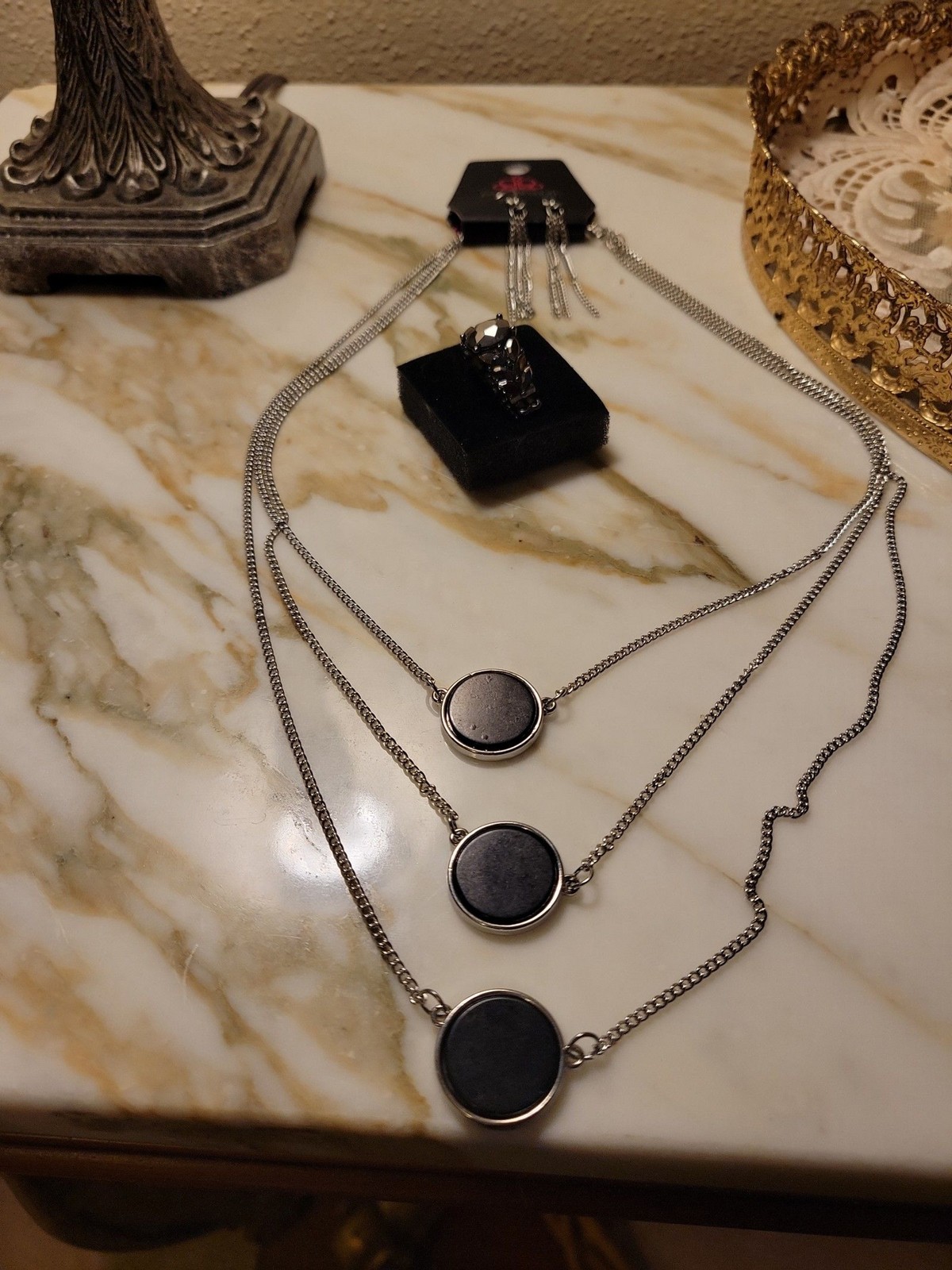 Paparazzi 3 layered chain with black round stones with stretchy black ring
