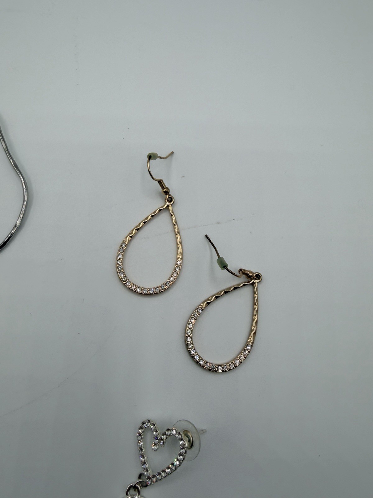 Assorted Modern Fashion Jewelry Earrings Lot Hoops, Dangle, Beads, Hearts 8 Pair
