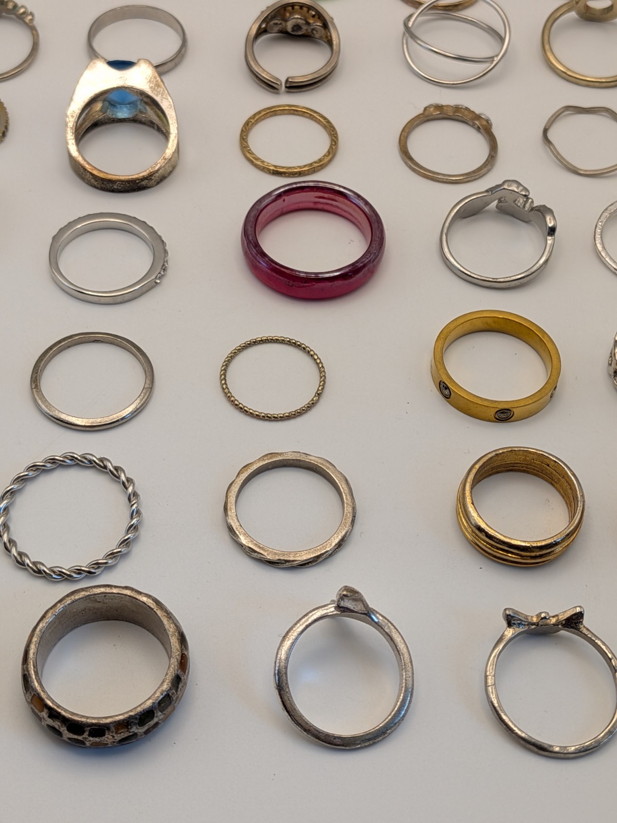 69 Junk/Costume Rings – Various Sizes, Metal, Rhinestones