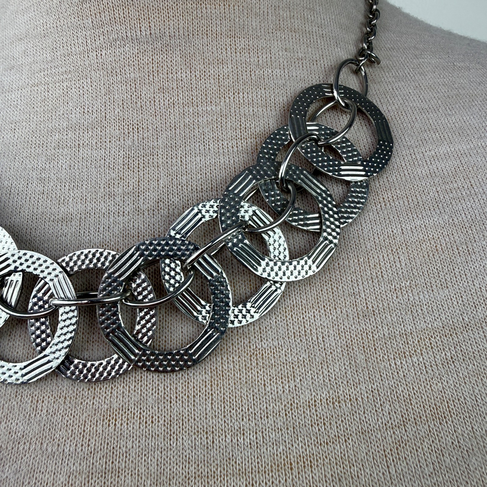 Circle Silver Tone Lightweight Link Chain Necklace 18 – 20.5″