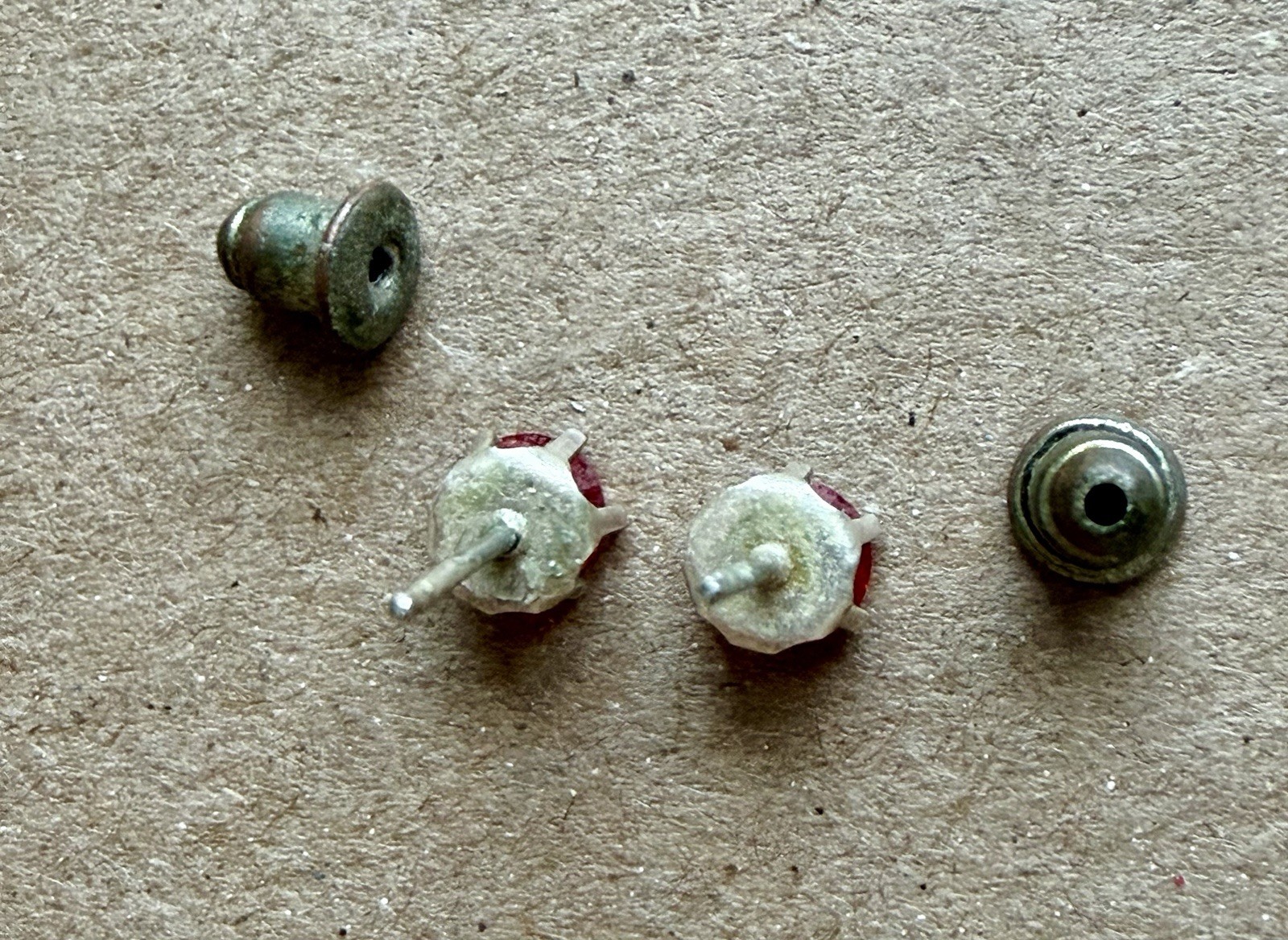 Vintage Orange Red Faceted Glass Stud Earrings Silver-Tone Prong Set Unsigned