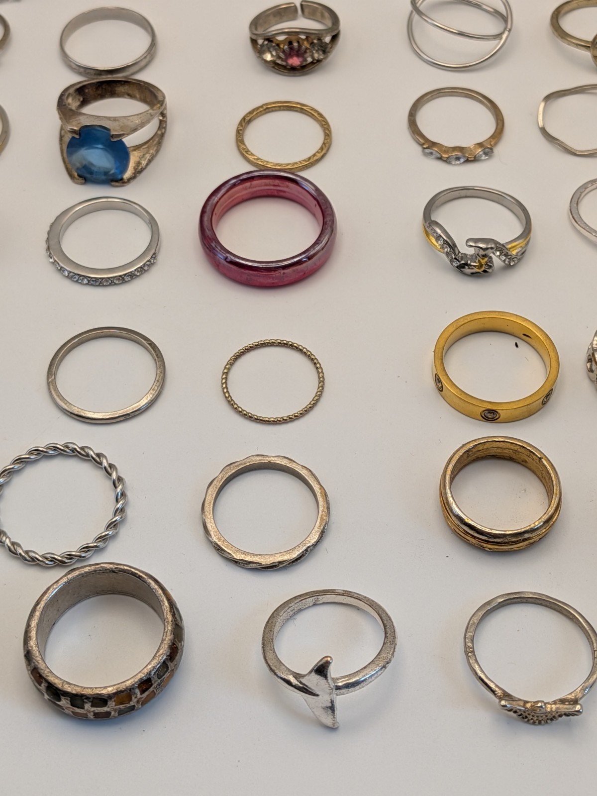69 Junk/Costume Rings – Various Sizes, Metal, Rhinestones