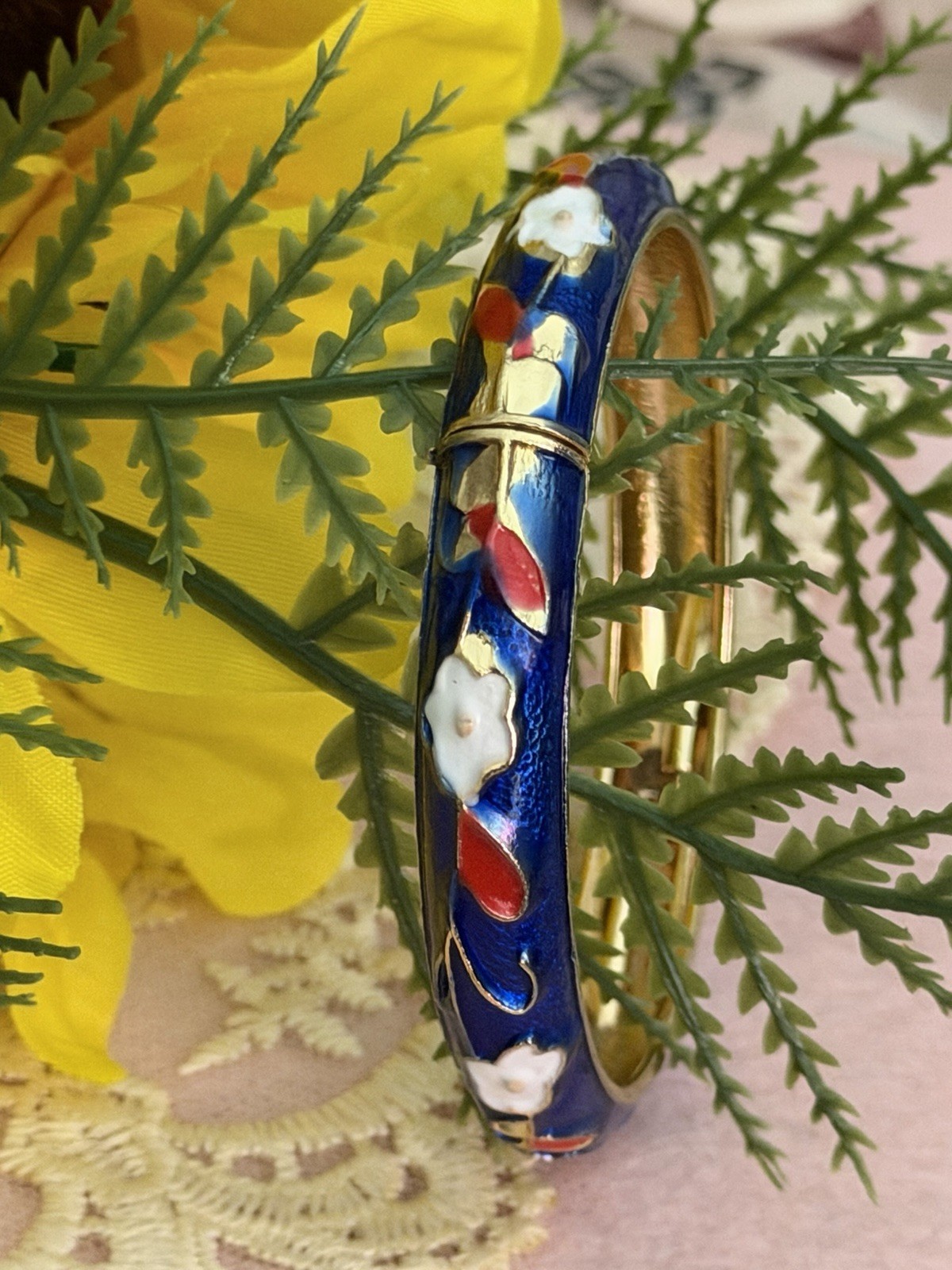 Blue Floral Enamel Hinged Bangle Bracelet Gold Tone Metal Round No Stone