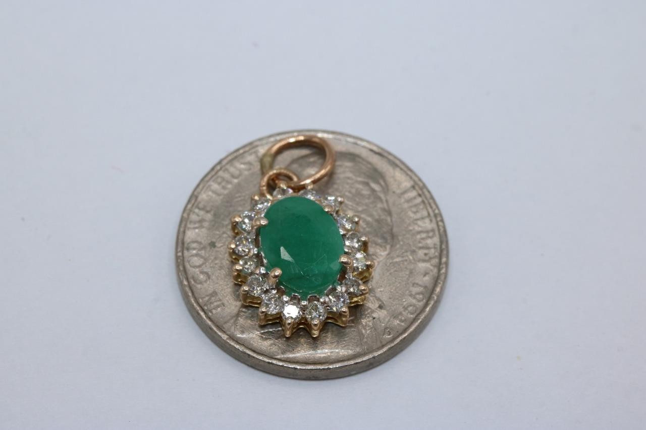 14K Yellow Gold Oval Green Stone Natural Diamond Halo Pendant Charm 2.0gr