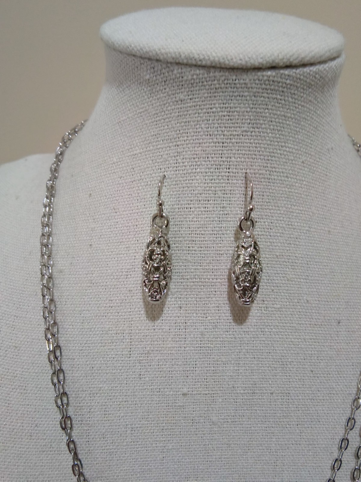 C 1946 Branded Lariat Style Silver Tone Filigree Beads Necklace & Earrings