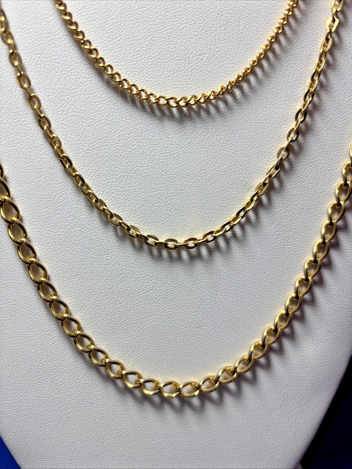 Vintage Triple Strand Gold Tone Graduated Link Chain Necklace 20″-27″ NN-103