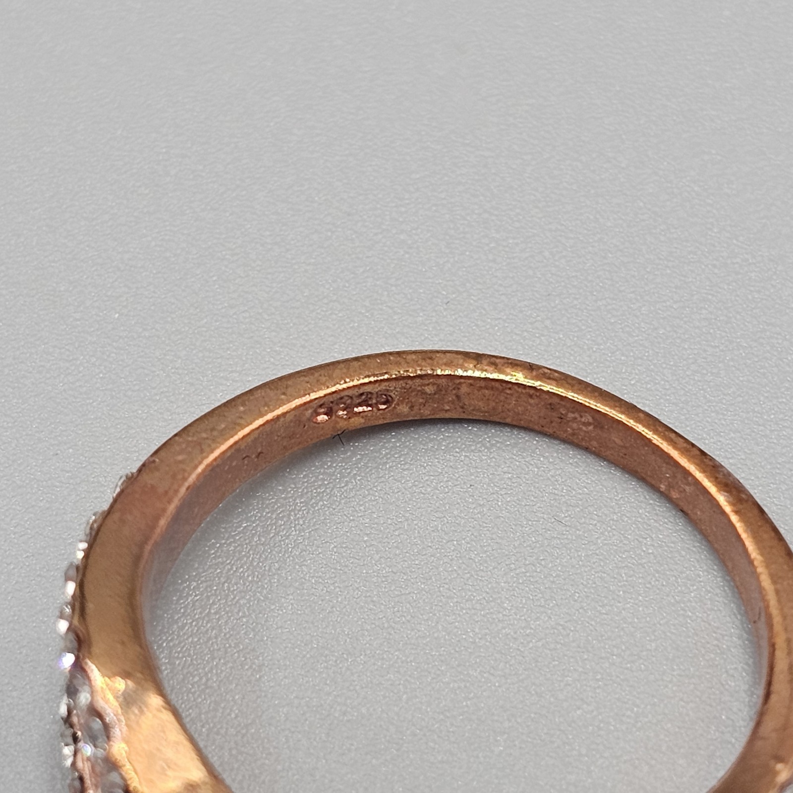 Copper Tone CZ Ring Round Center Stone Scalloped Band Size 7.5 Cubic Zirconia