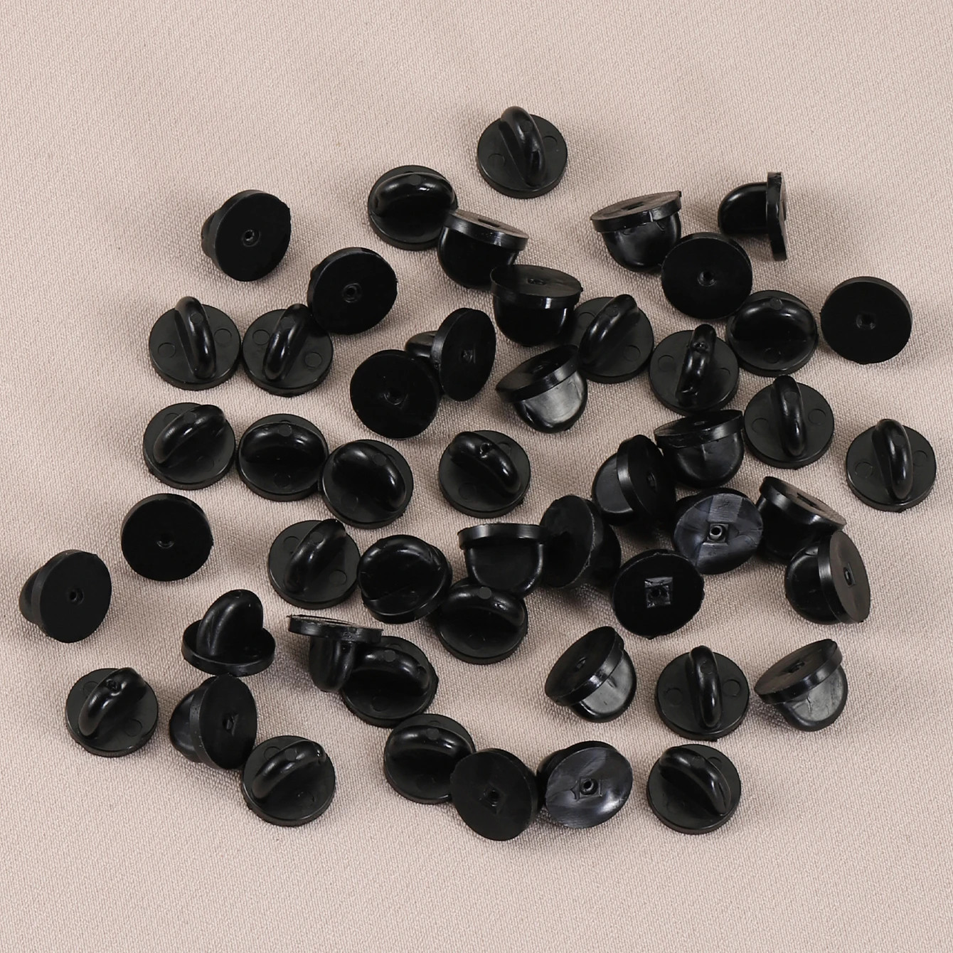50Pcs Black Rubber Brooch Pin Back Squeeze Badge Holder Butterfly Clasp Clutch