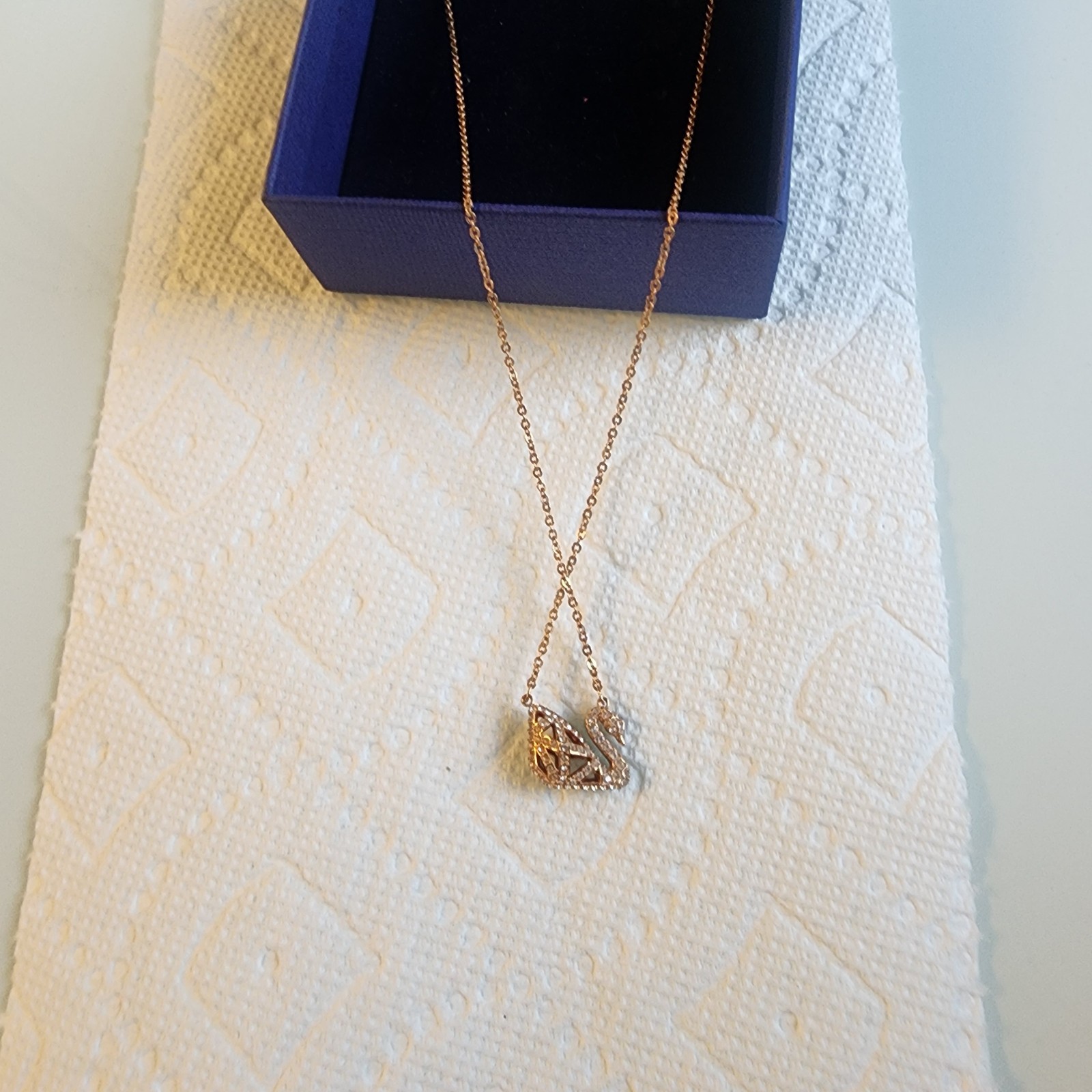 Swarovski Crystal Facet Reversible Swan Necklace Rose Gold Plated Black EUC