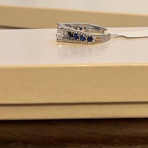 Size 7 Diamond CZ Solitaire In Silver Tone Sapphire Band No Mark