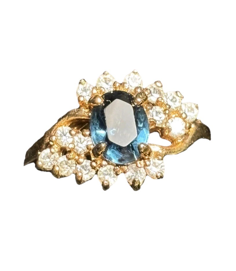 Cocktail Ring Faux Faceted Blue & Clear CZ Stones Elegant Sz 7 Gold Toned