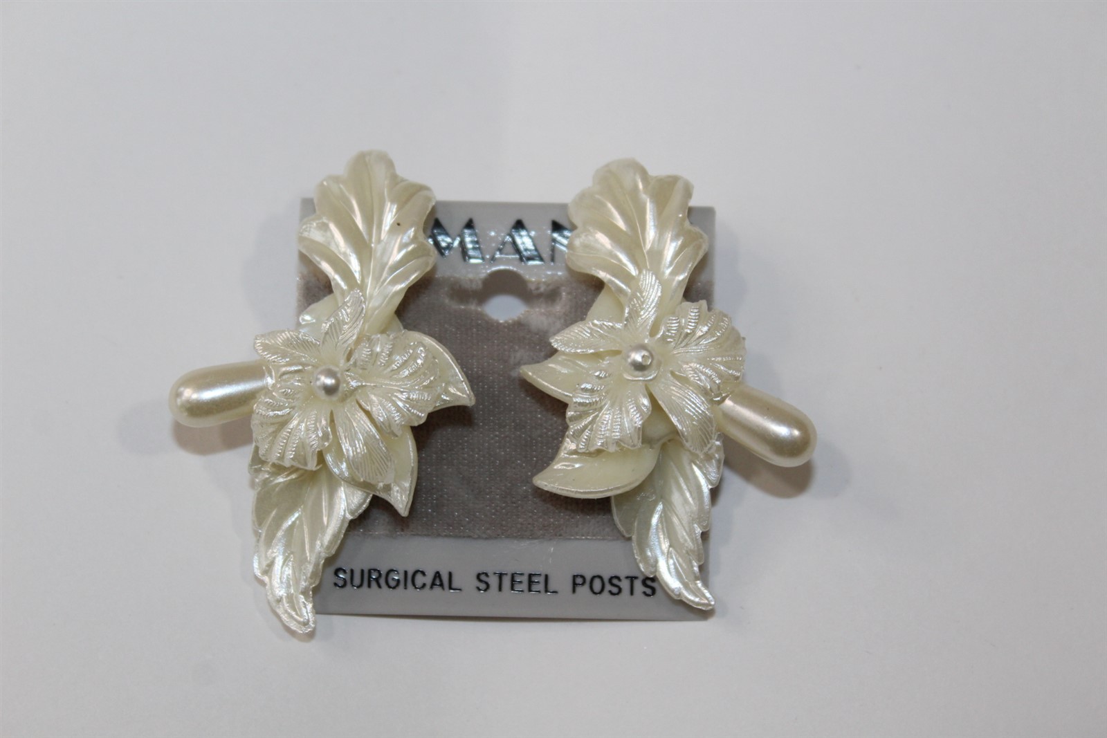 Clip On Earrings Clear & Black Acrylic Floral Design Vintage Retro Style