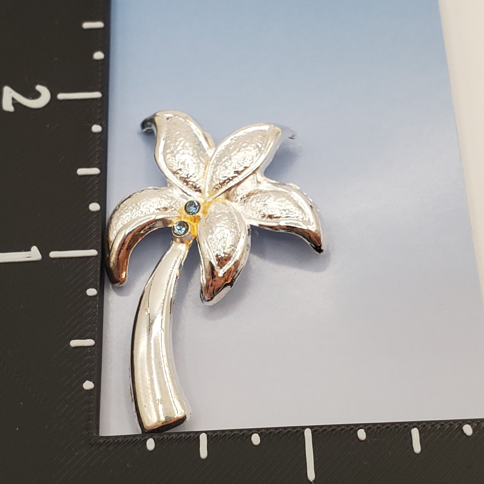 Flower Brooch 2in Silver Tone Blue Crystal Palm Lilly Estate Pin NOS Branded TH