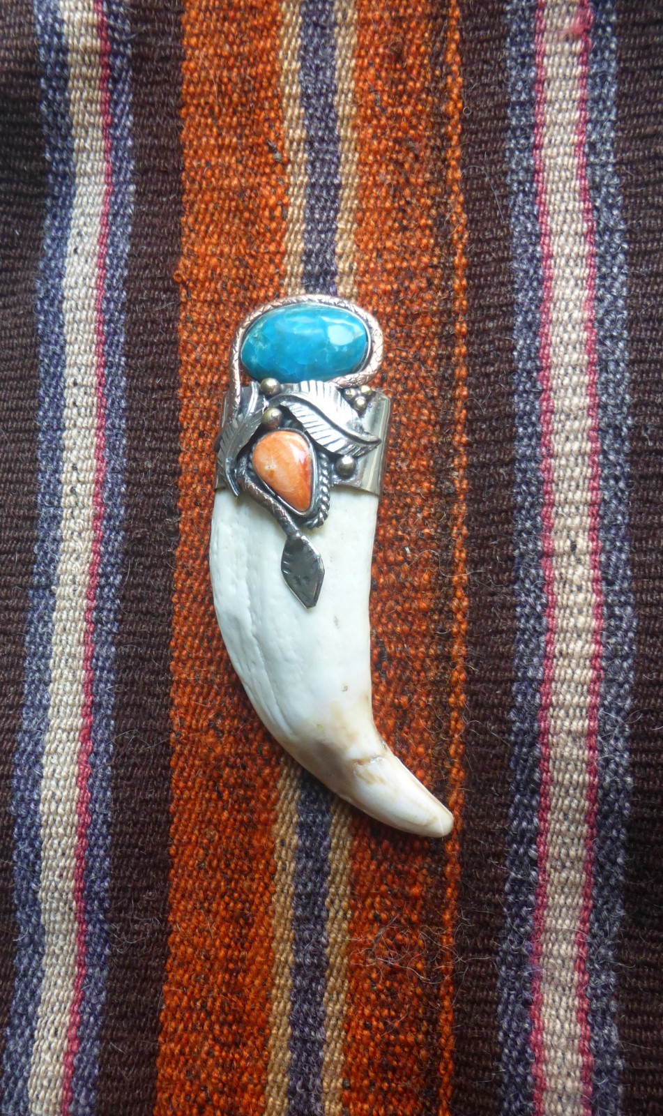 Vintage Tusk Pendant – Silver – Peruvian Artwork – Spondylus- Chrysocolla Stone