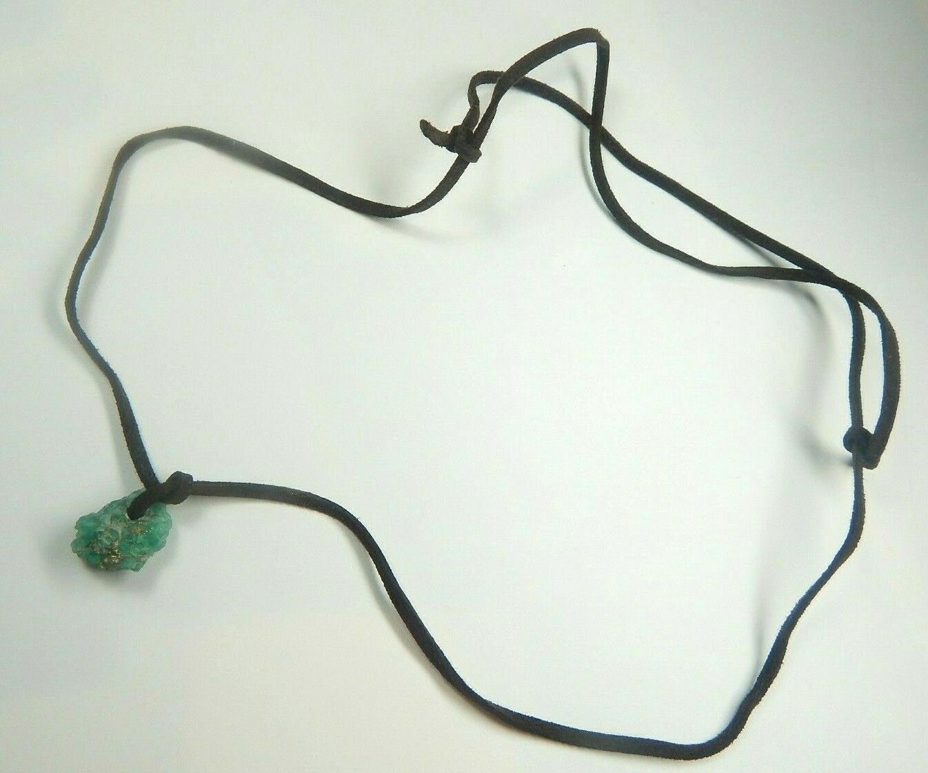 Colombian Emerald Rock with crystals 15.00 Cts Mineral Beryl Cow Leather Muzo Mi