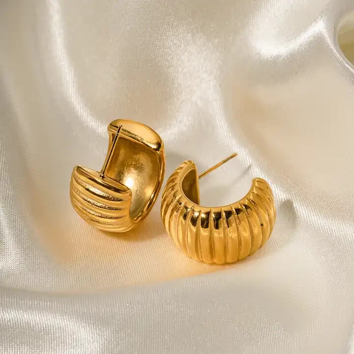 18K Gold Plated Thick Ribbed C-Shaped Hoop for Women, Stainless Steel Earrings