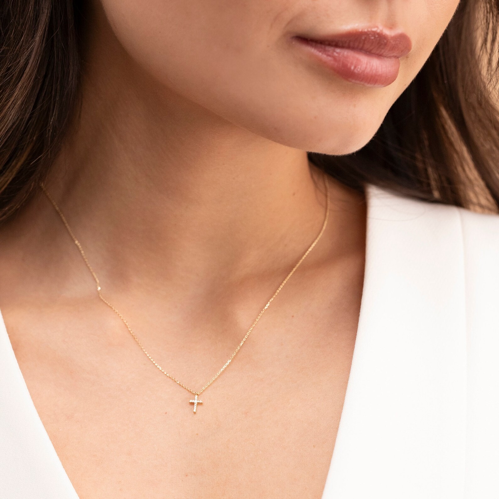 Lab Grown 1.00 Ct Round Cut EF VS Diamond Cross Shape Necklace in 14K Solid Gold