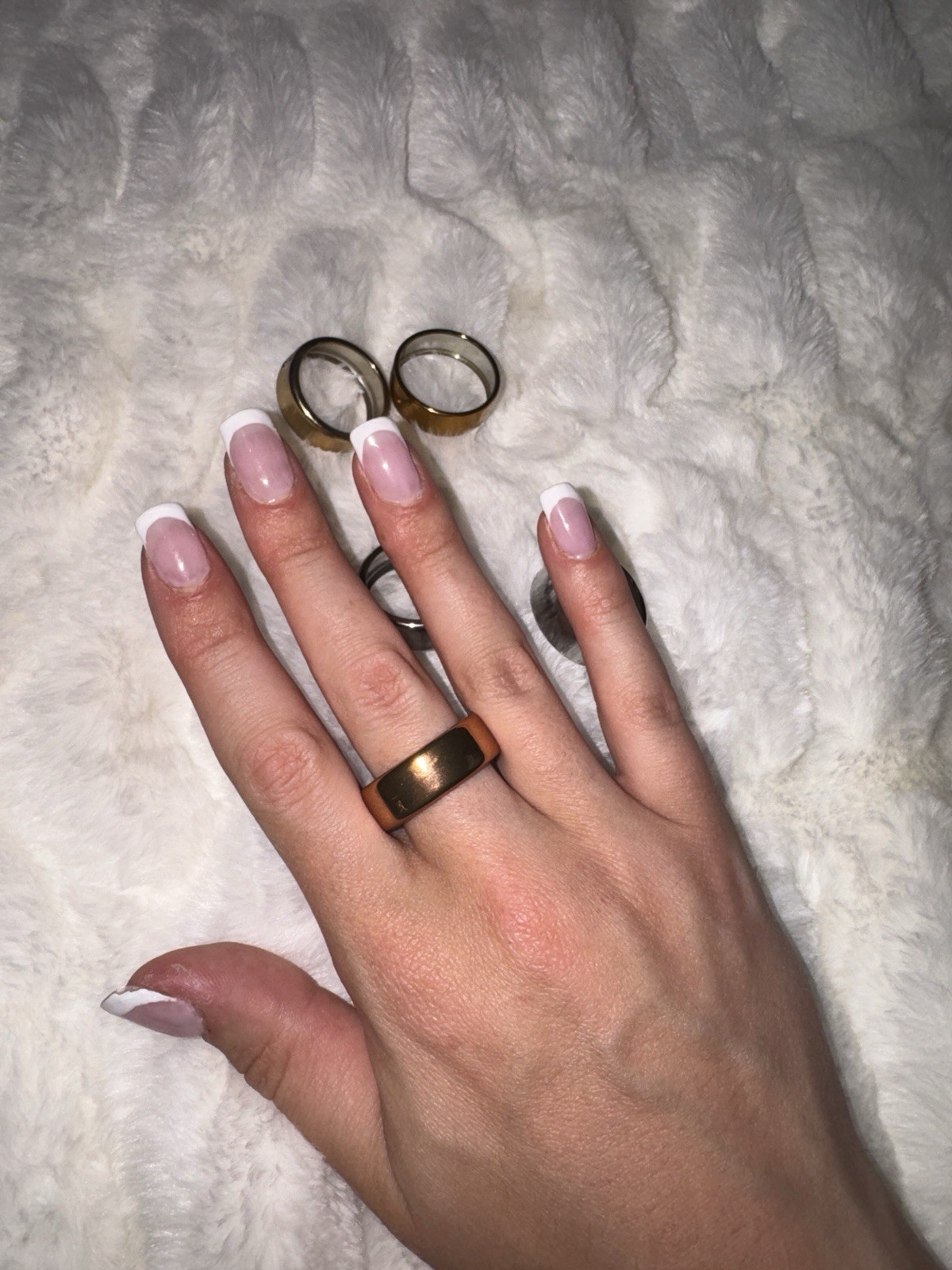Oura Ring Silver Gen 3 Horizon Size 9 Pre-Owned. Charger and 5 covers included!!