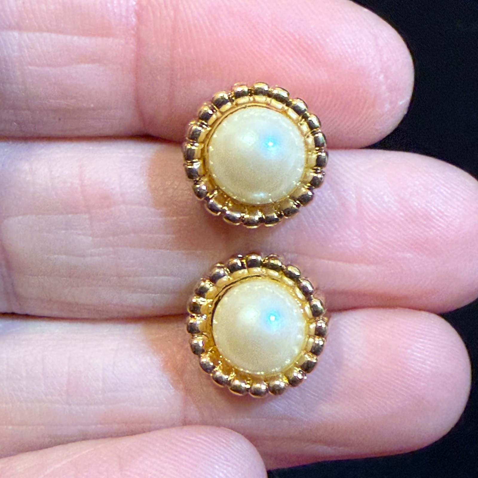 Gold Tone Faux Pearl Scalloped Round Stud Earrings Vintage Inspired Classic