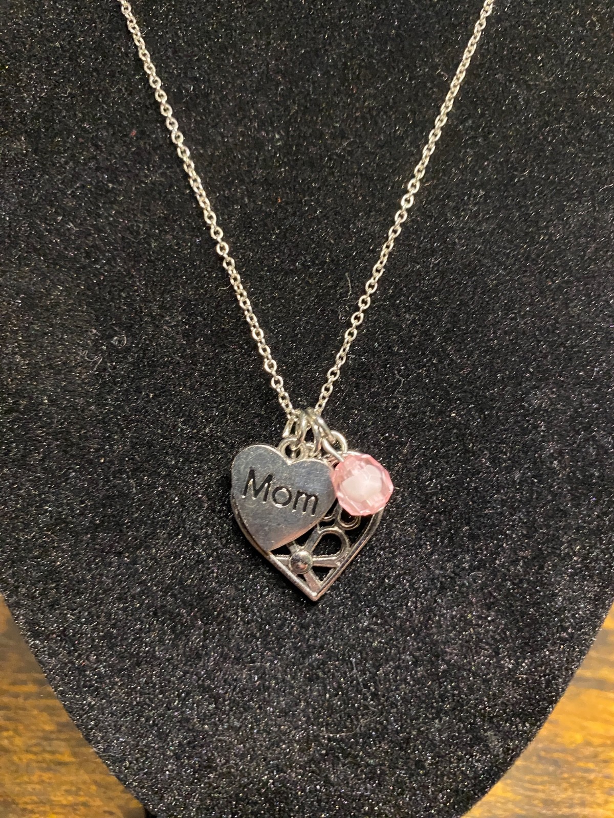 Mothers day themed pendant necklace