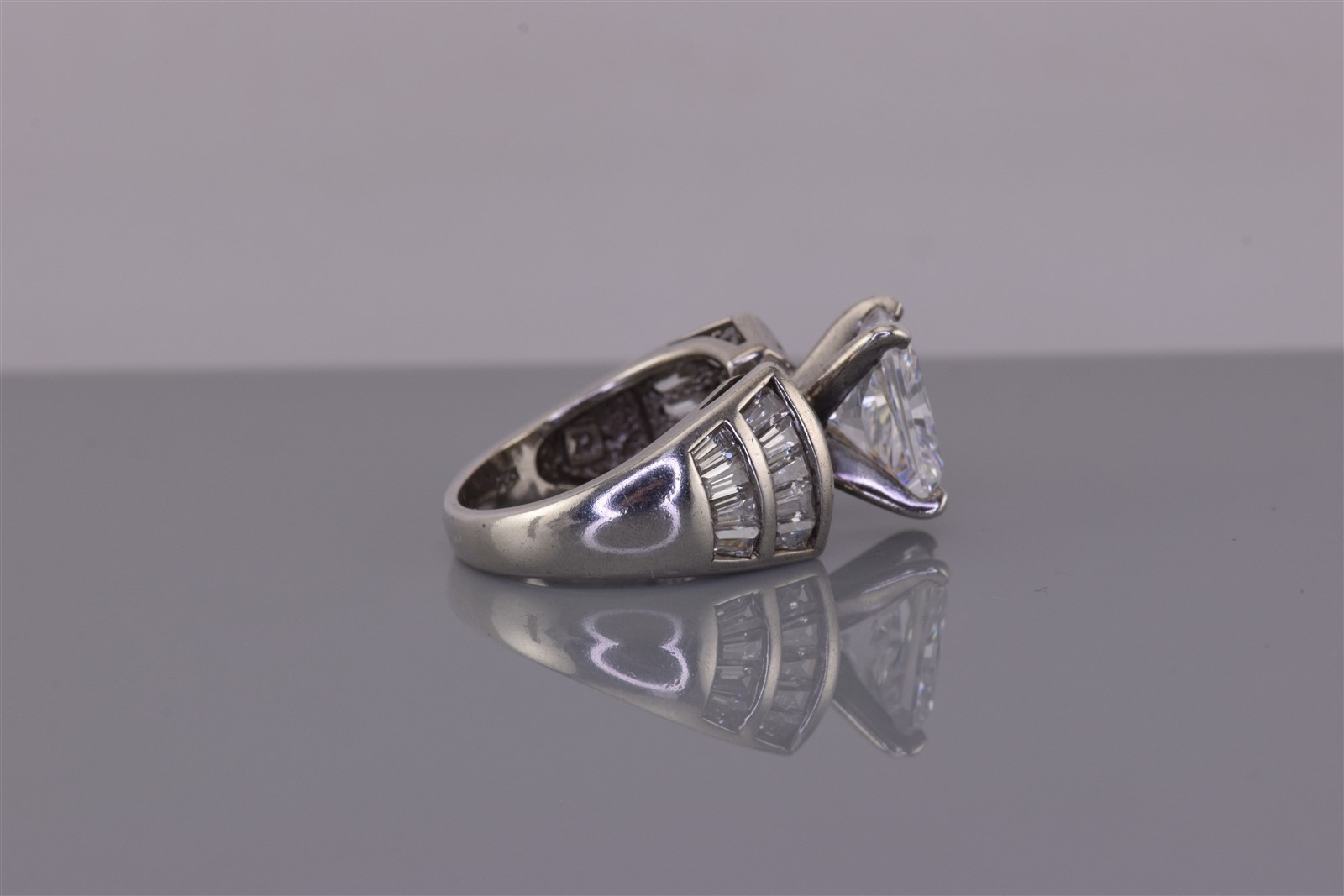 Sterling Silver Emerald Cubic Zirconia Baguette Channel Set Band Ring 925 Sz: 6