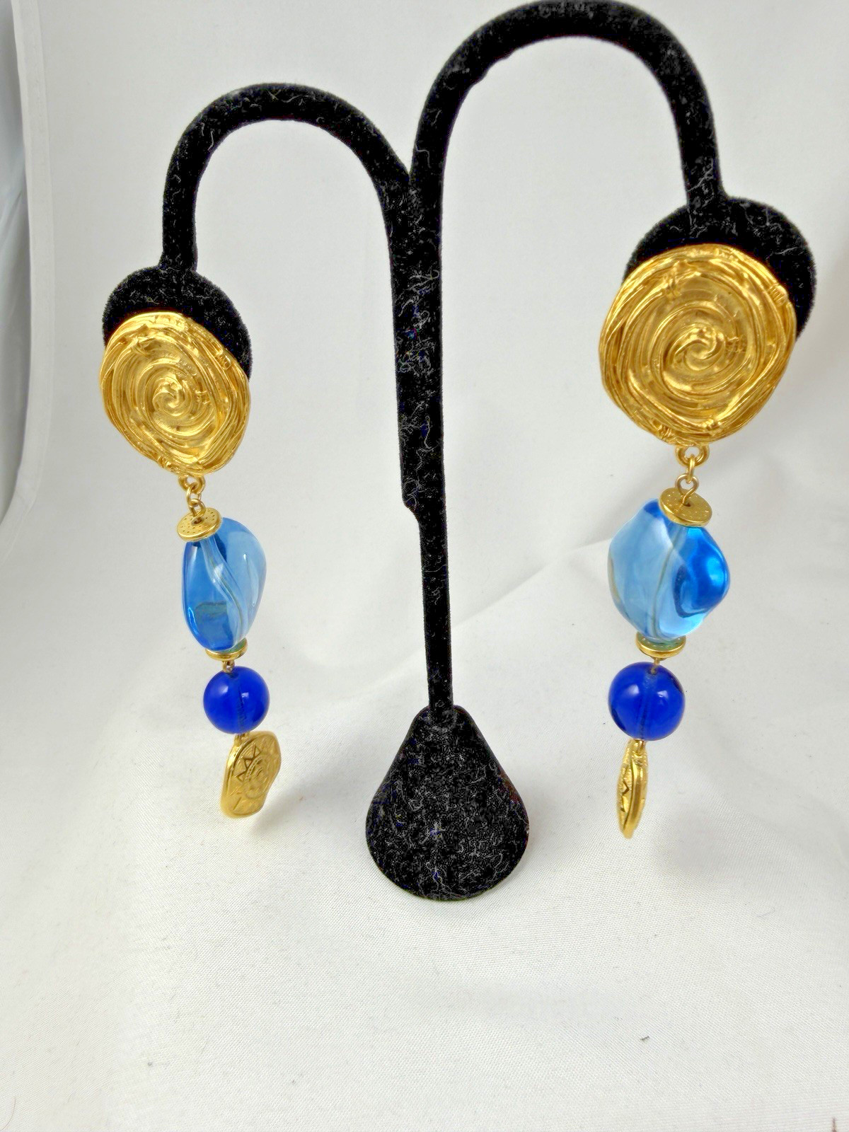 Norma Jean Unsigned Earrings High End Gold Tone Shades of Blue Dangle Drop