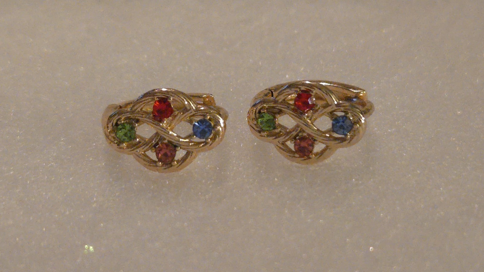 Celtic Knot 10mm Pierced Gold toned mini Colored (red, green, blue & pink)…