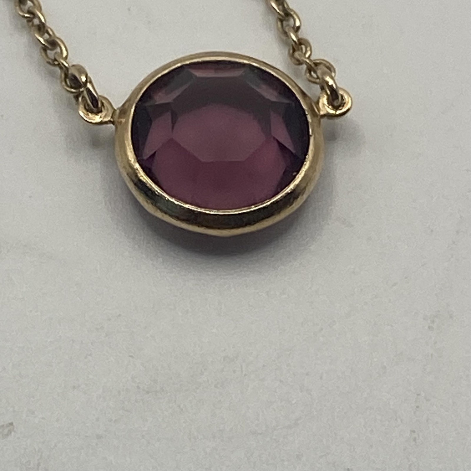 Avon Gold Tone Purple Glass Round Pendant Necklace 17 In Womens Jewelry