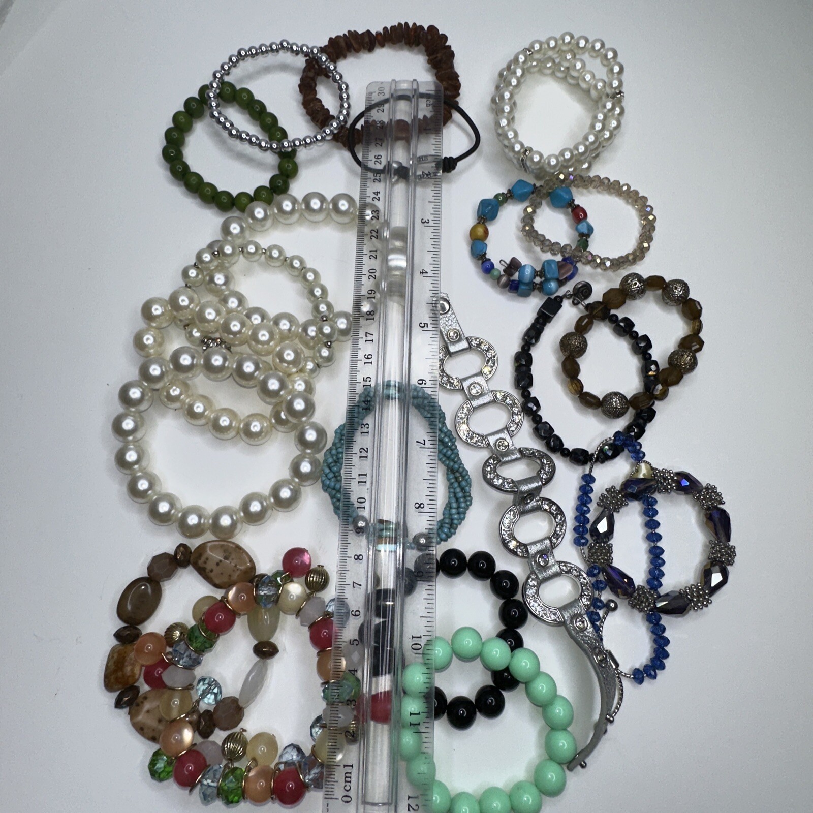 HUGE LOT Beaded Bracelets Links Strand Stretch Multi Color Gold Silver Mixed 21