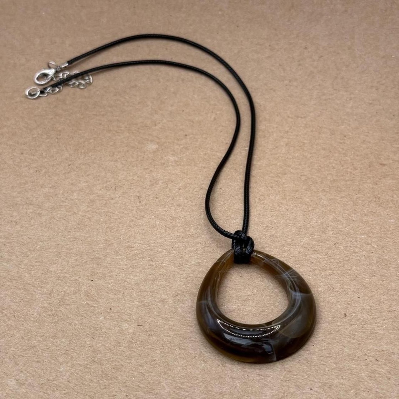 small brown amber pendant necklace w/ brown
