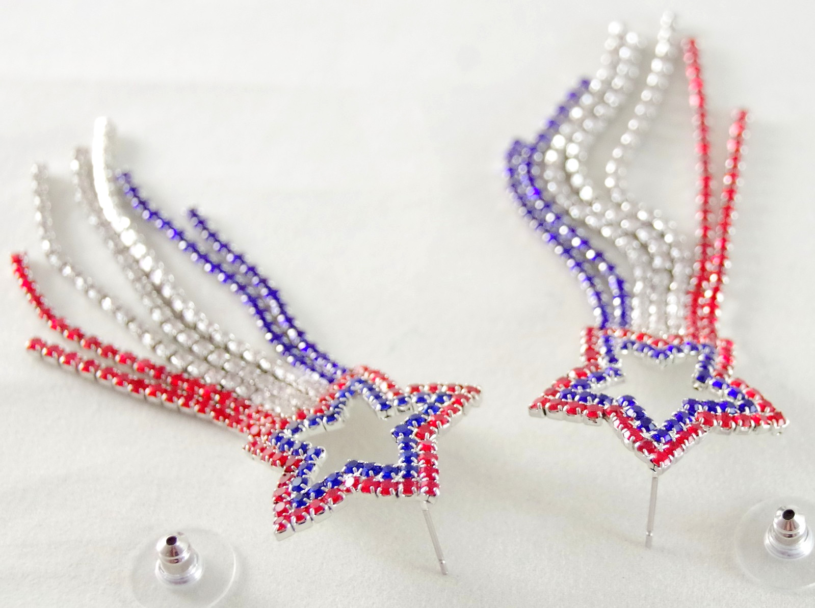4″ Prong-Set Rhinestones! NWOT BETSEY JOHNSON PATRIOTIC DANGLE STAR EARRINGS