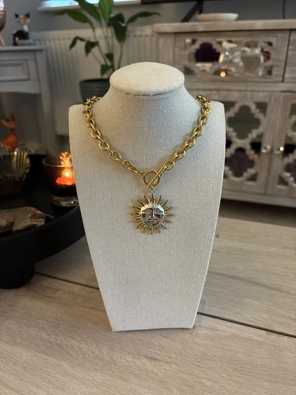 Sun Face T-Bar Pendant Necklace