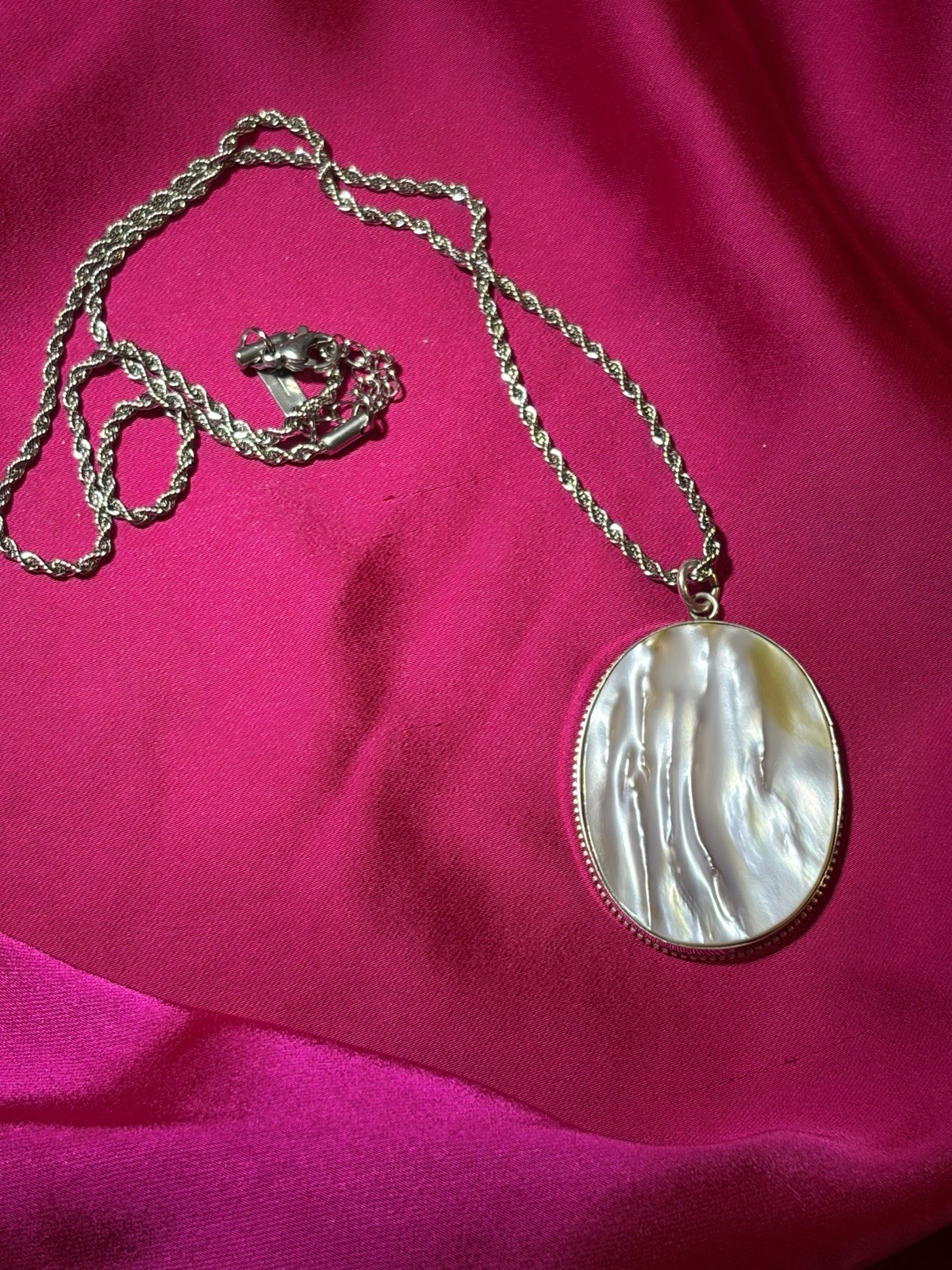 Avon Silver Tone Rope Chain Necklace Oval Mother of Pearl Bezel Rhinestones