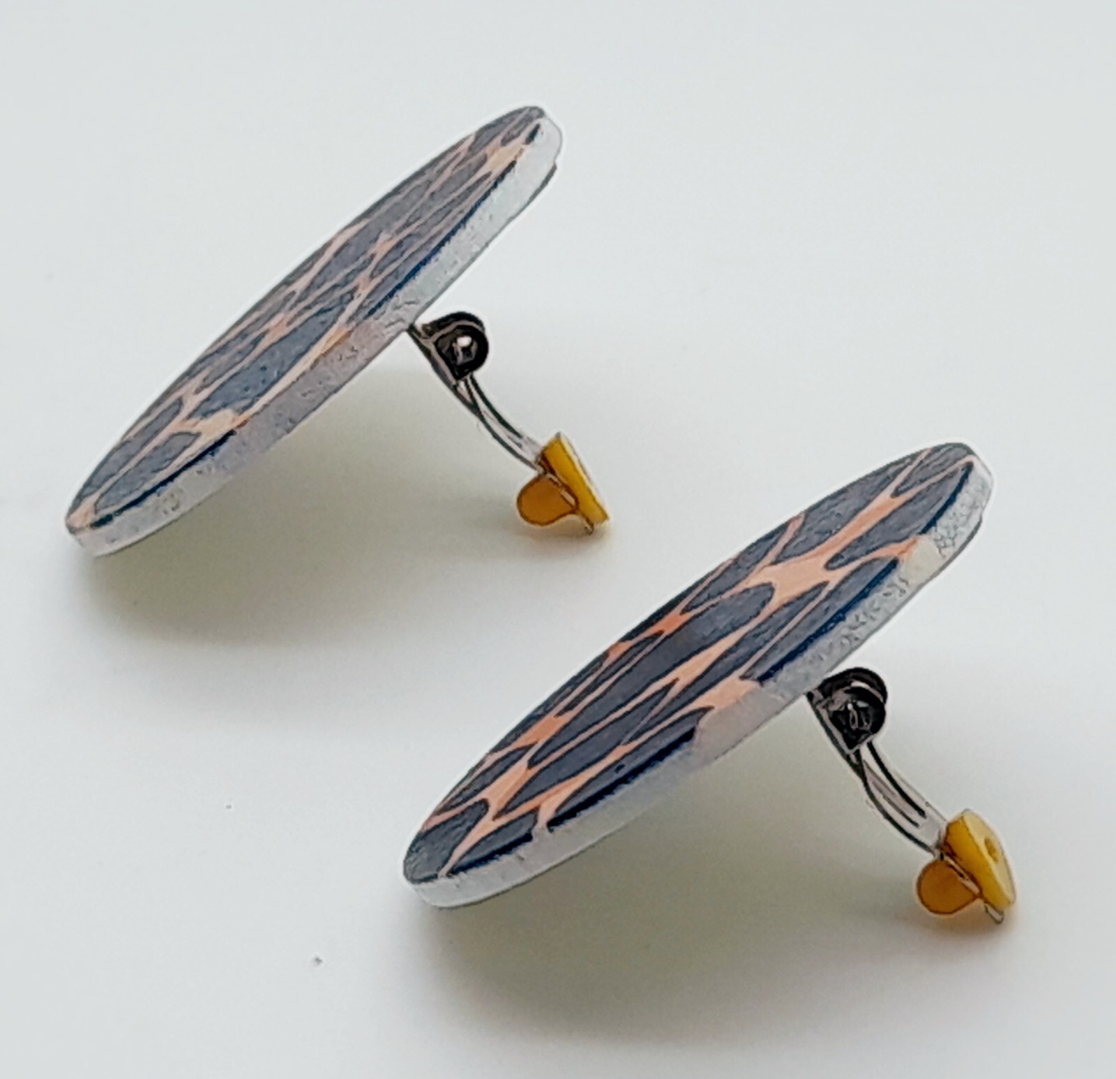 Modern animal print Wood round shape Stud light weight clip on Fashion Earrings