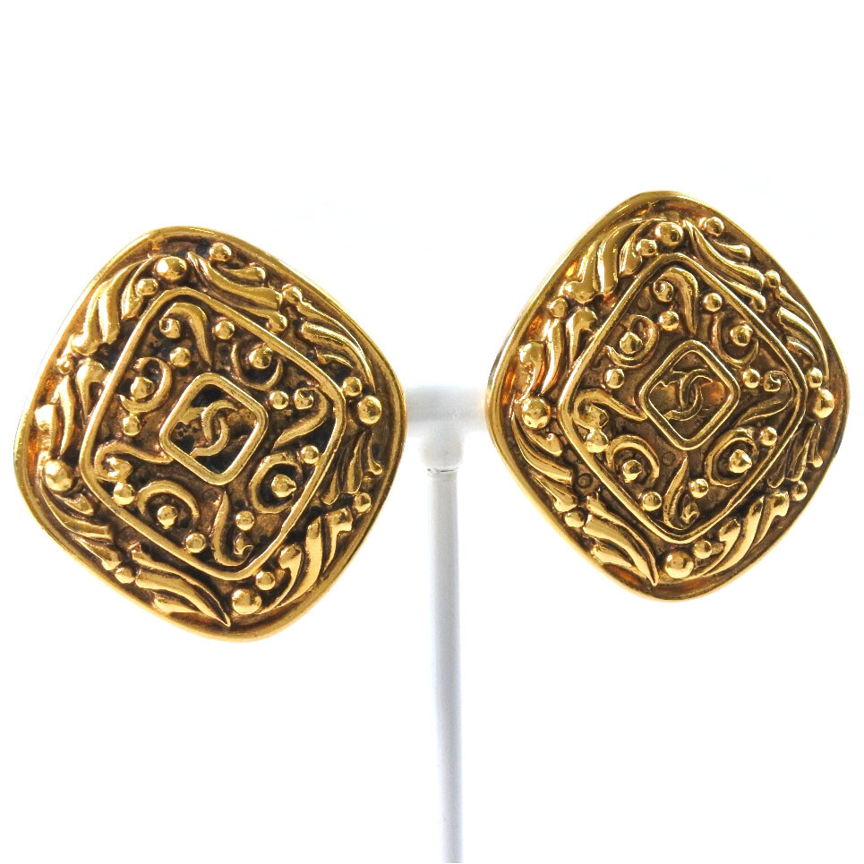 CHANEL COCO Mark Earring Rhombus vintage gold Plated Gold Square 30g Women