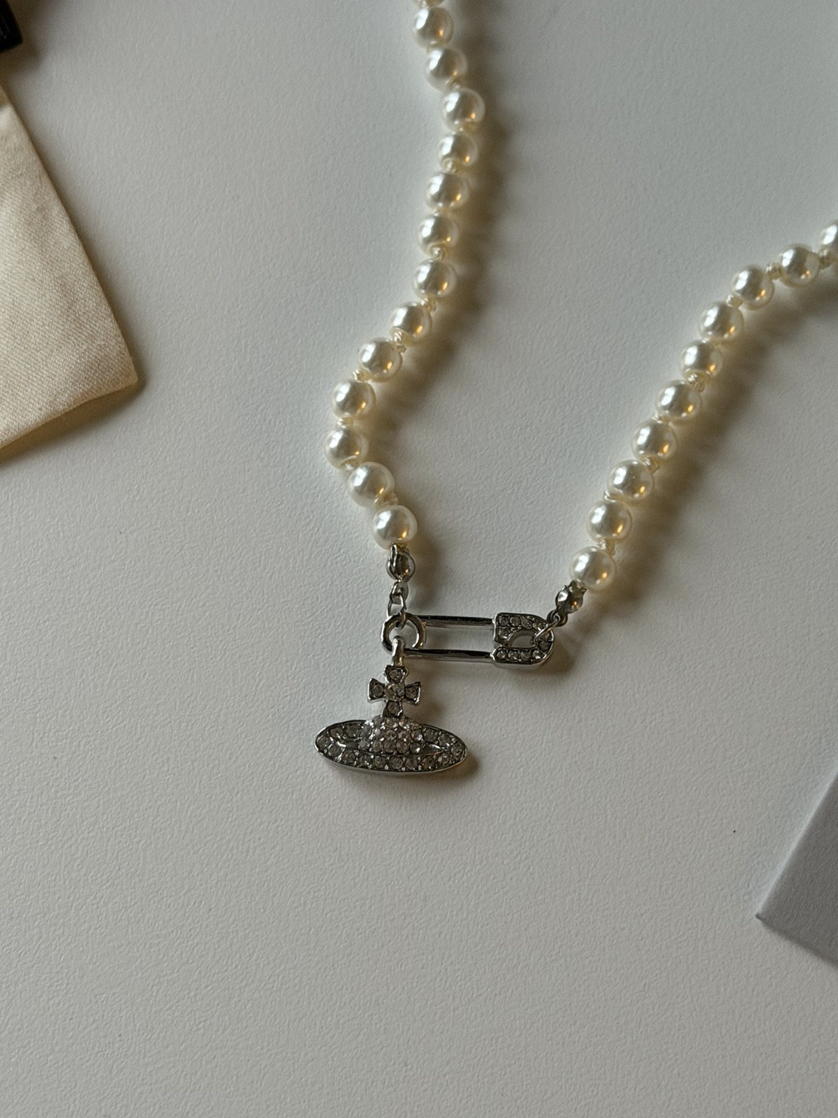 VW Lucrece Pearl Necklace – Silver