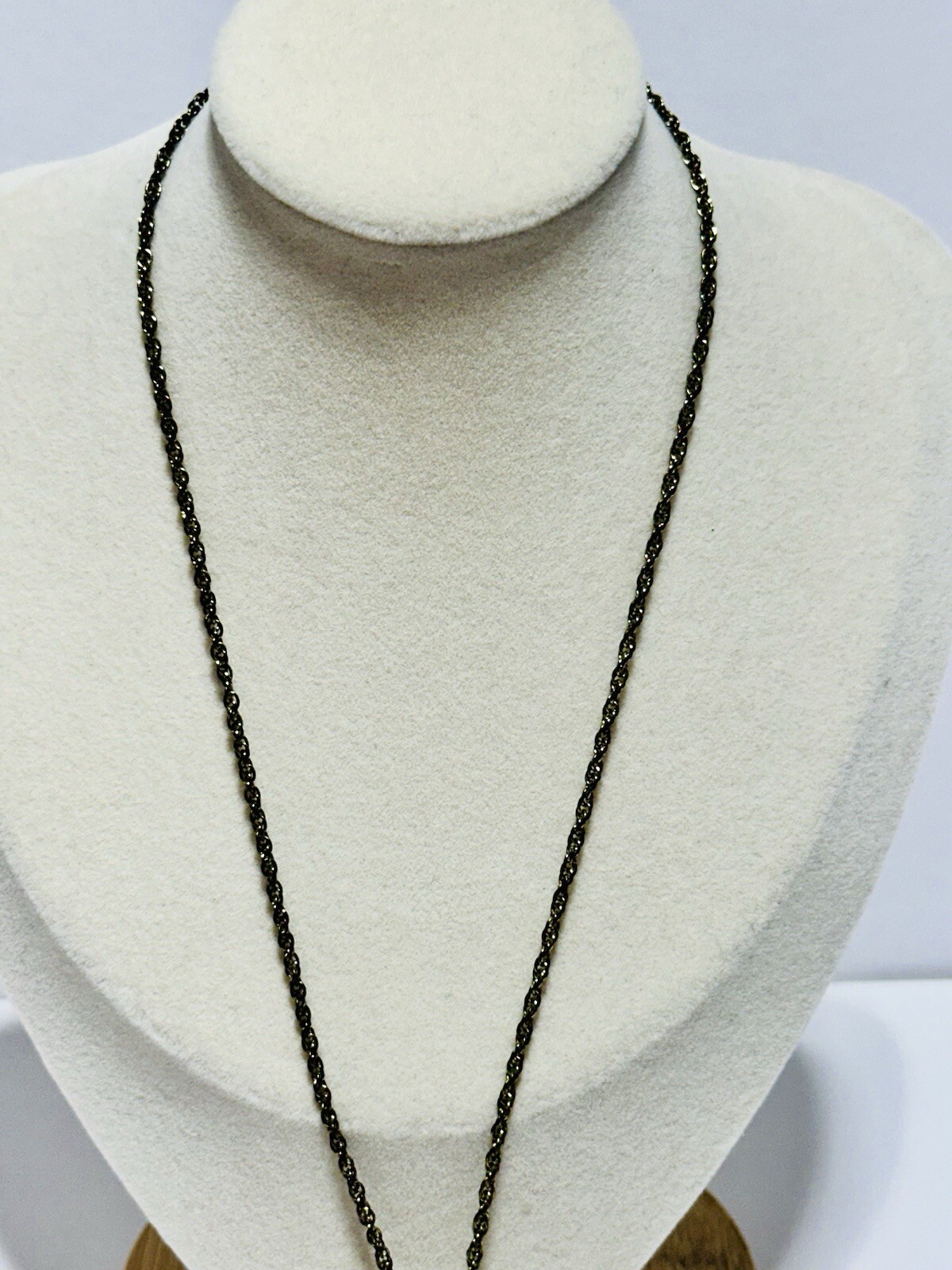 1928 Mother Of Pearl Iridescent Pendant Antique Gold Tone Necklace 17in