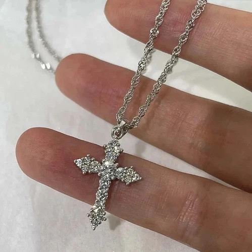 1pcs Crystal Zircon Cross Pendant Necklace – Elegant Silver Chain for Women1pcs
