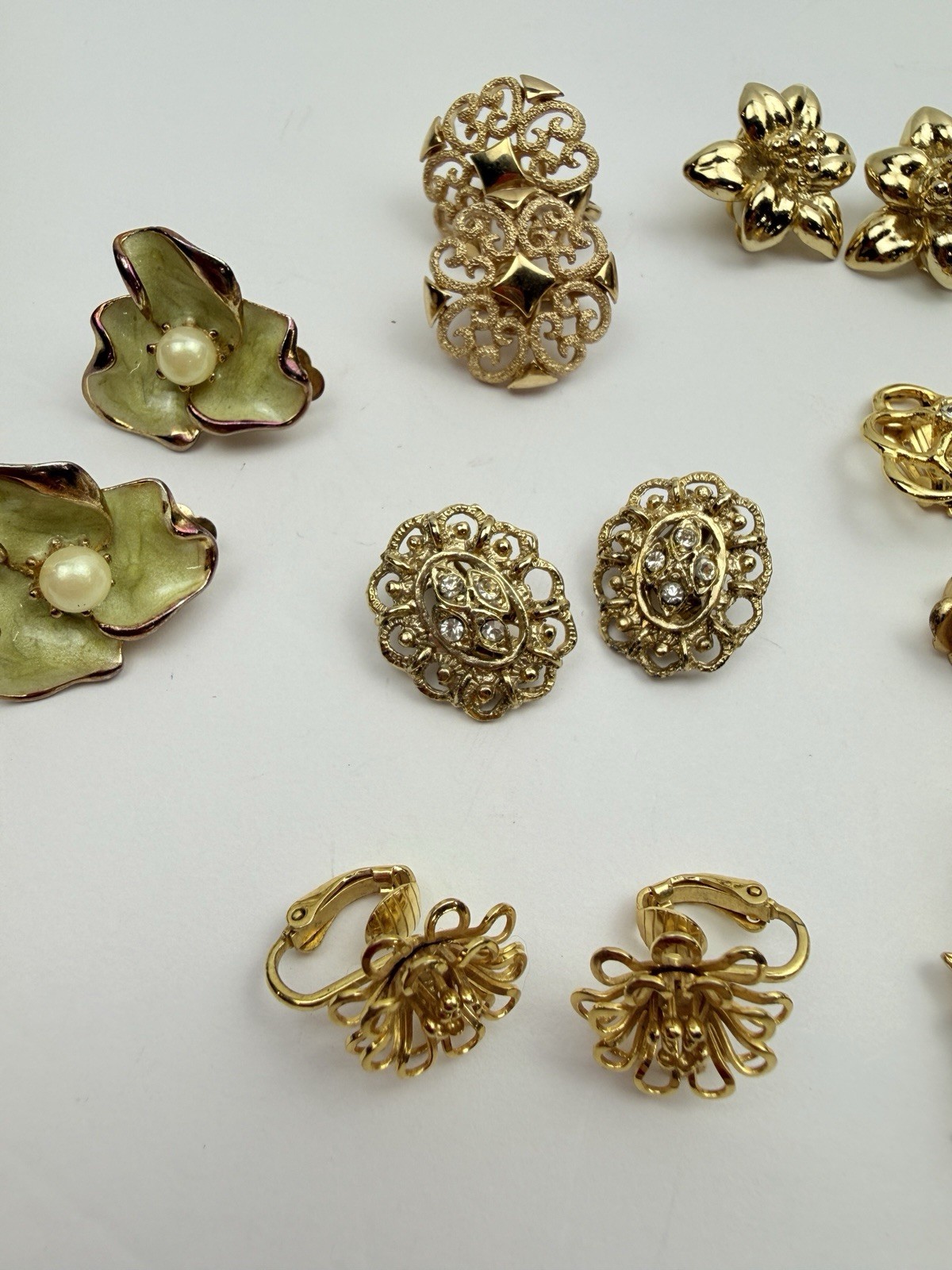 Vintage Estate All Gold Tone Clip On Earrings Lot 8 Pair Flower Leaf Some Avon