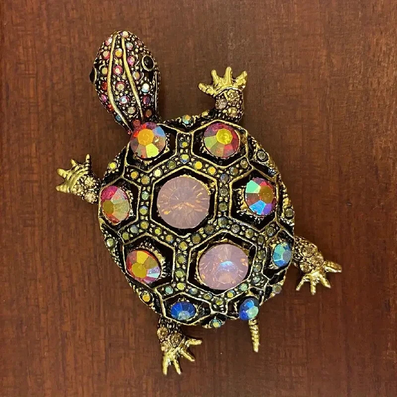 Vintage Rhinestone Turtle Brooch Men Stylish Animal Pin for Any Occasion Blue