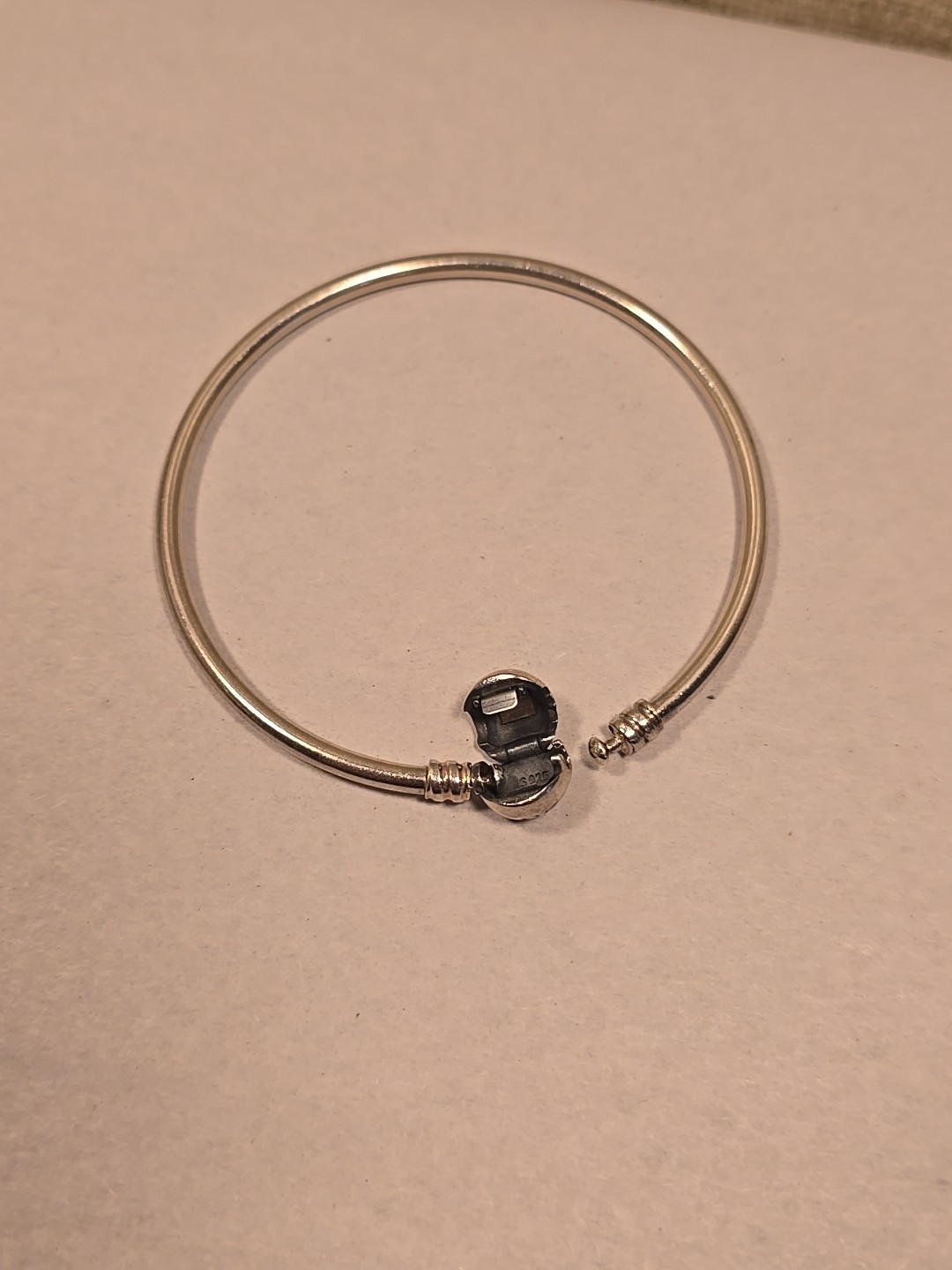 Pandora Moments Sterling Silver Ball Clasp Bangle Bracelet(9.1G) 7”